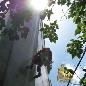 کلینیک ساختمانی دکتر عایق در رشت,کلینیک ساختمانی دکتر عایق,کلینیک ساختمانی در رشت,کار با طناب در رشت,عایق کاری در رشت,دکتر عایق در رشت,دسترسی با طناب در رشت,خدمات فنی در رشت,خدمات صنعتی در رشت,ثبت مشاغل کشور,پروژه های ارتفاعی در رشت,ایمنی ساختمان در رشت
